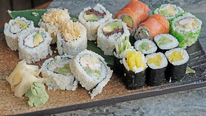 Maki Moriawase karışık rulo sushi - Friends Cafe