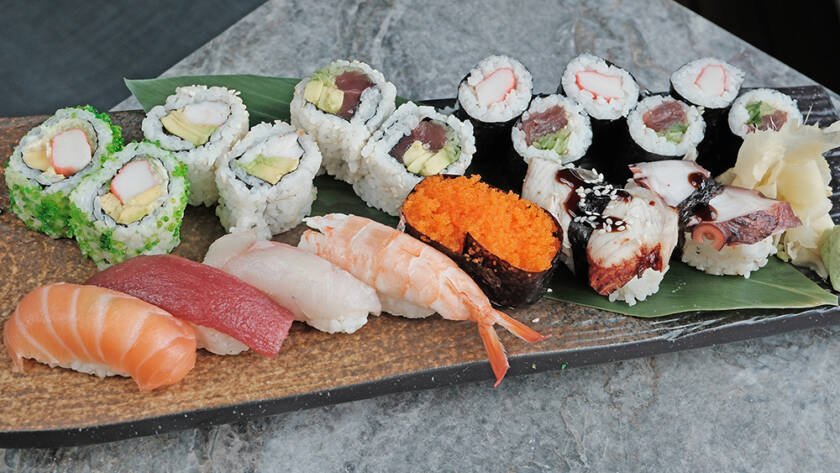 Adana sushi mekân rehberi - Friends Cafe sushi tabağı
